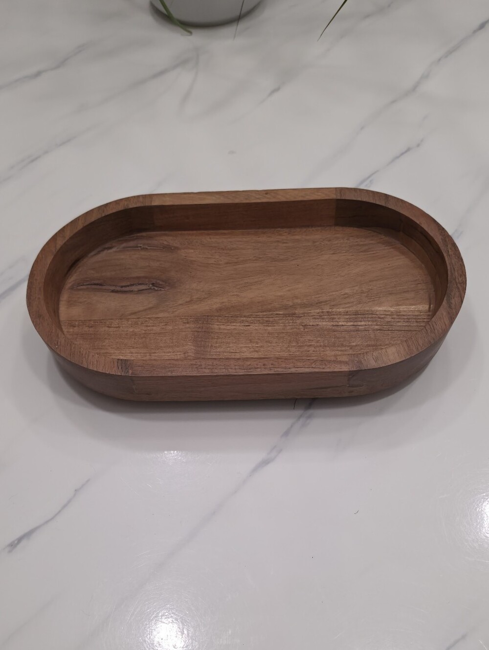 Wooden Serving Tray in Warm Brown - Unbranded. Size 13-1/2" X 7- 1/2" X 2- 1/4"